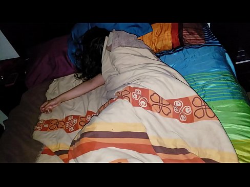❤️ Stepson ag bualadh lena leasmháthair óg agus í ina codladh. ☑  Porn  ag ga.kanalmoscow.ru ❌